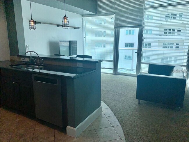 Foto del edificio - 101 S Eola Dr