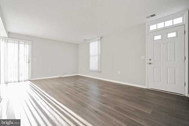 Foto del edificio - 9035 N Laurel Rd