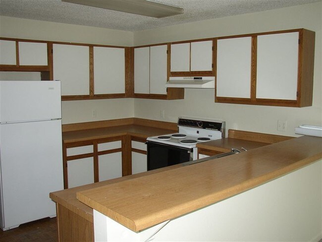 Building Photo - 1130 N Huron River Dr