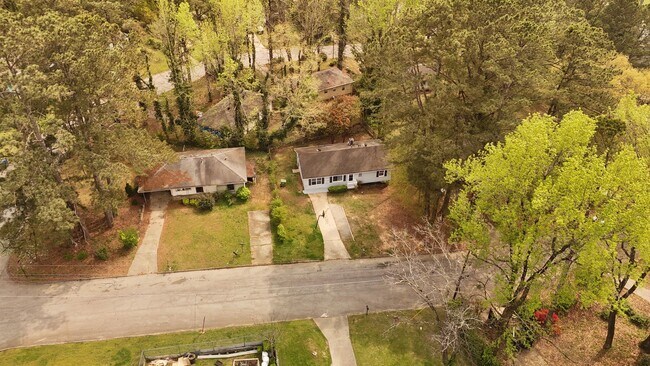 Building Photo - 2730 Argyle Dr NW
