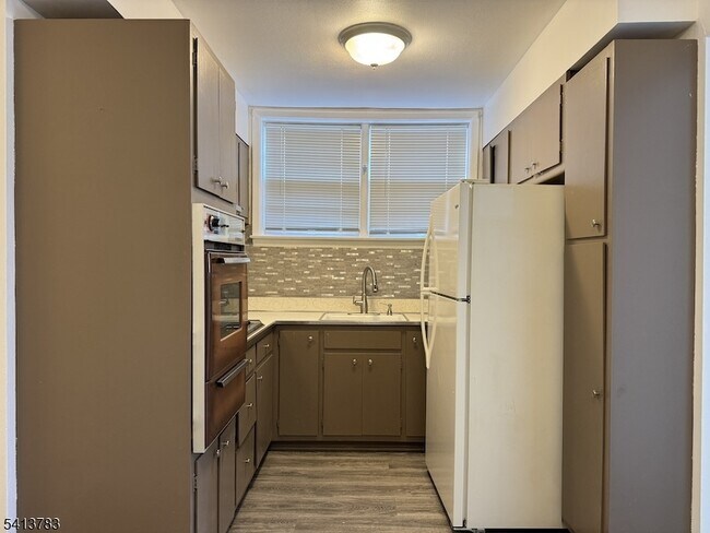 Foto del edificio - 322 Franklin Ave