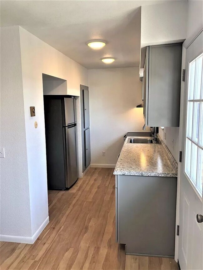 Foto del edificio - Updated 2B/1.5B Town Home-Available Now!