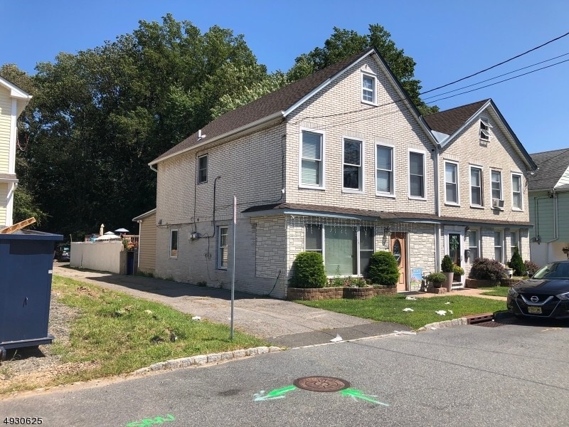 Primary Photo - 24 Amity St