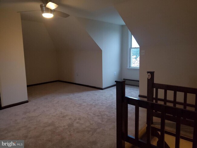 Building Photo - 1220 Butler Pike