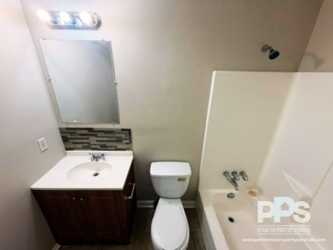 Foto del edificio - 4852 Lost Colony Ct