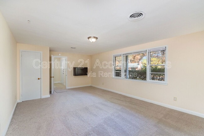 Foto del edificio - 5852 Lowell Ave