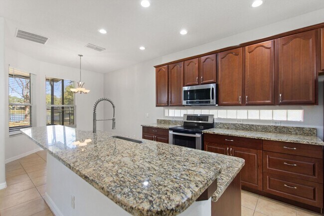 Building Photo - Spacious and beautifully maintained 5-bedroom, 3.5-bathroom two-story home