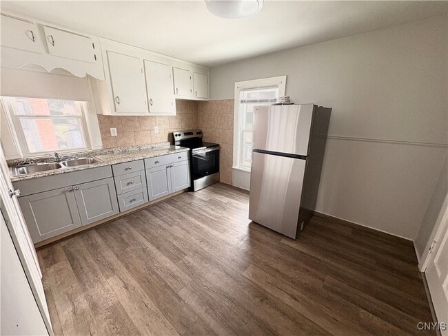 Building Photo - 90 Washington St