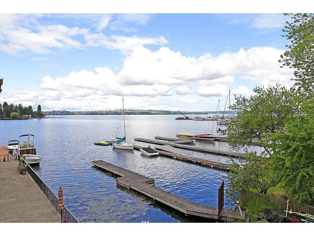 Primary Photo - 4561 Lake Washington Blvd NE