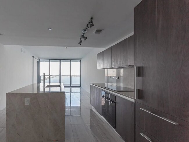 Foto del edificio - 3131 NE 7th Ave