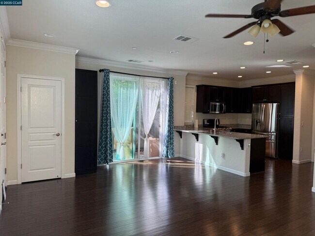 Foto del edificio - 221 Southpark Ct