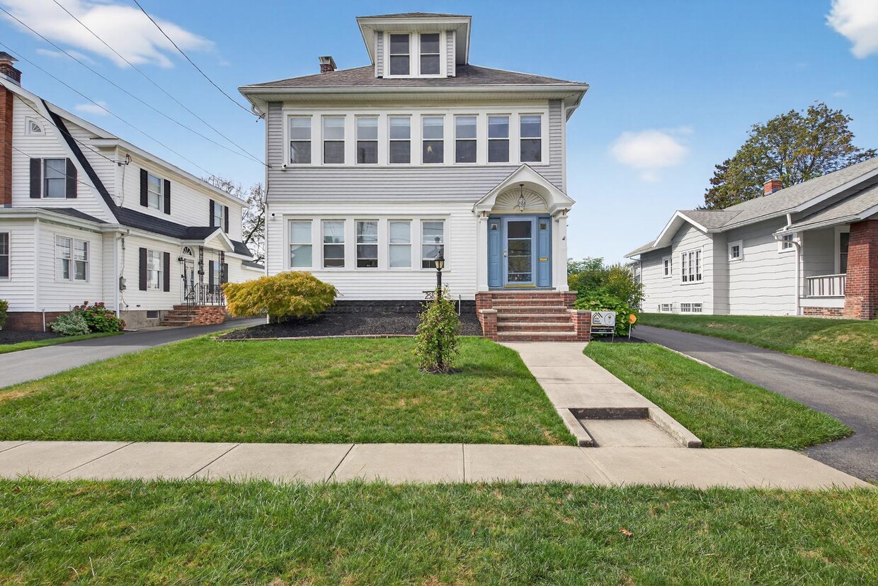 Primary Photo - 258 Hickok Ave