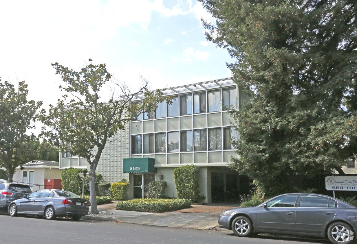 Foto del edificio - 28 Birch St