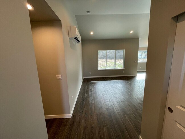 Foto del edificio - 2707 Oakes Ave