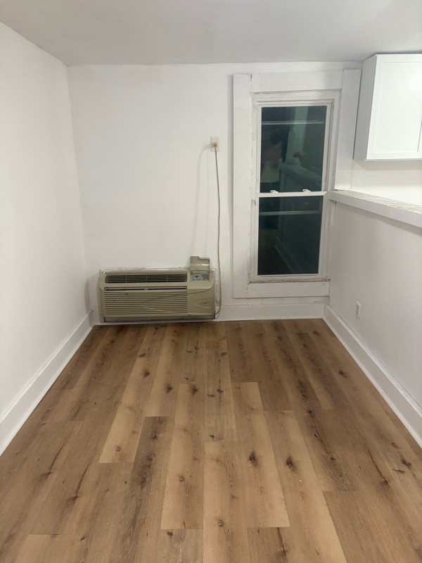 Building Photo - 423 Laurel St