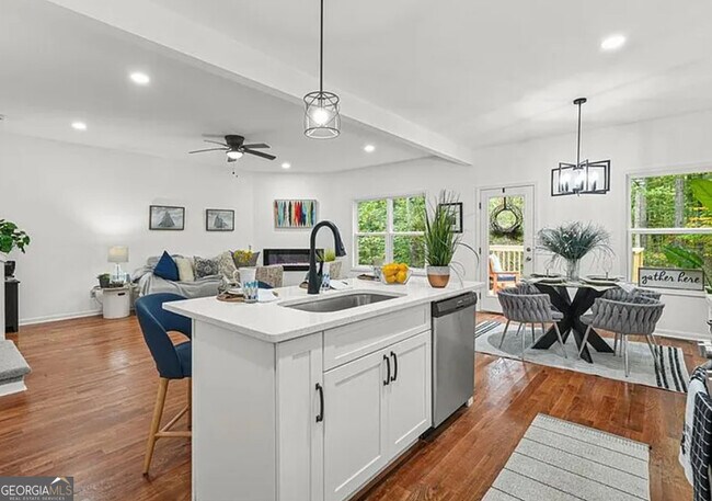 Foto del edificio - 3925 Pineshore Cir