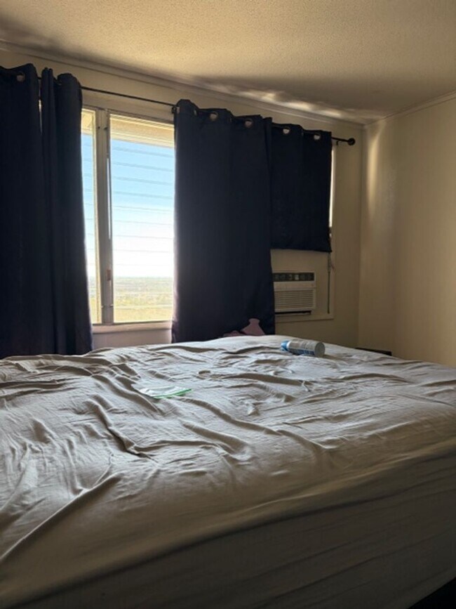 Foto del edificio - Spacious 2-Bedroom with Lanai Views & Pool Access