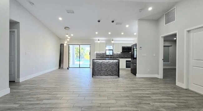 Building Photo - 4020 NW 41st Pl