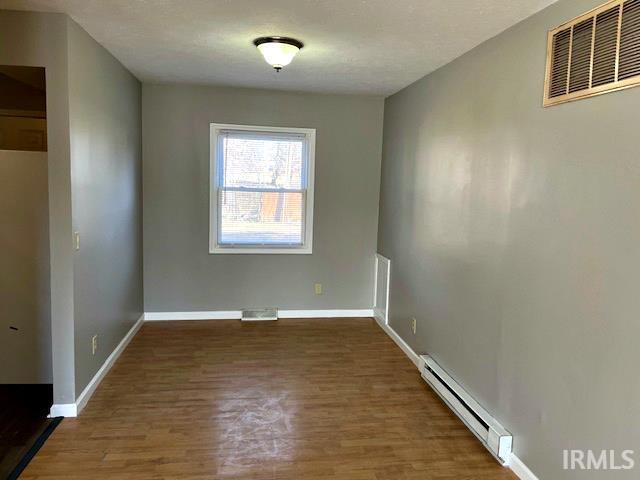 Building Photo - 904 Parkview Dr