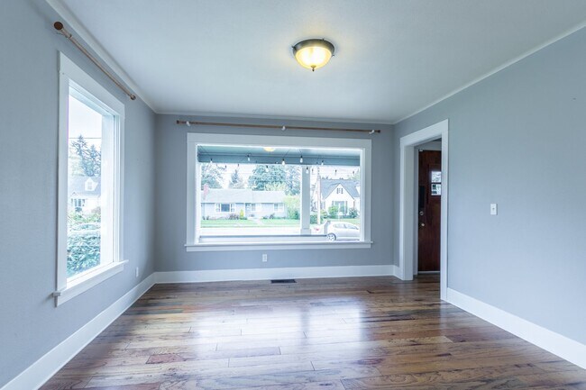 Foto del edificio - Charming Tacoma Craftsman!