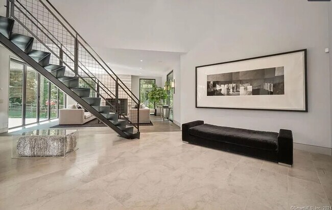 Foto del edificio - 42 Meeker Hill Rd