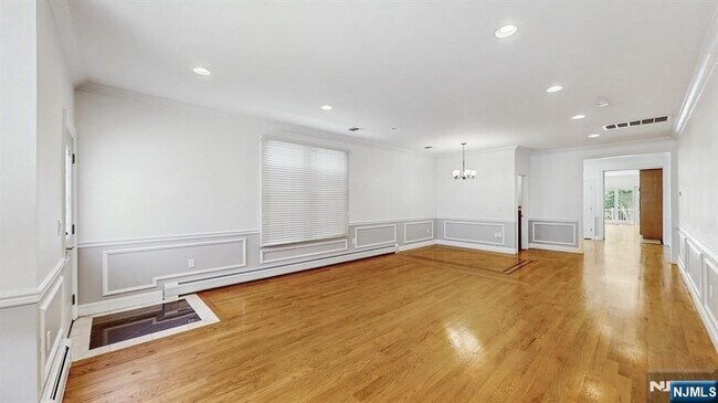 Foto del edificio - 48 E Homestead Ave