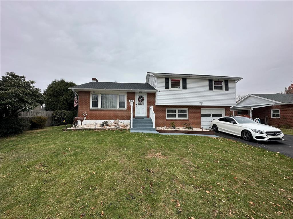 Foto principal - 2615 East Blvd