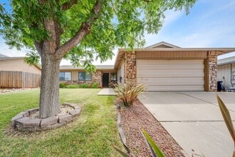 Building Photo - 8338 Willow Tree Way