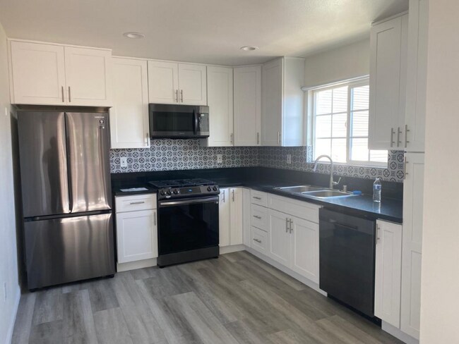 Foto del edificio - 10947 Exposition Blvd