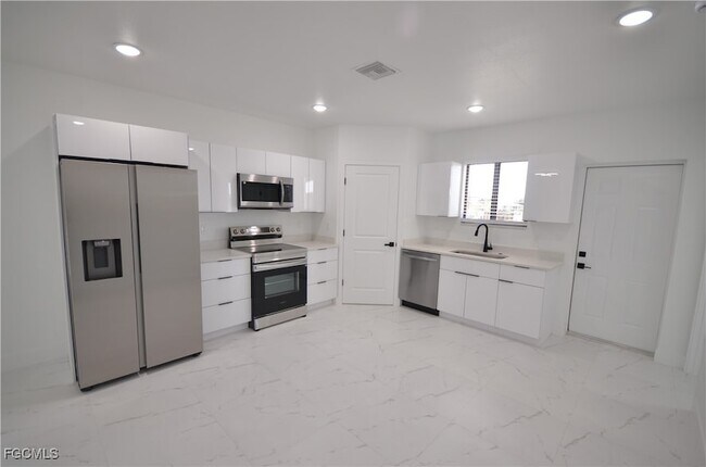 Foto del edificio - 2188 Barker Blvd