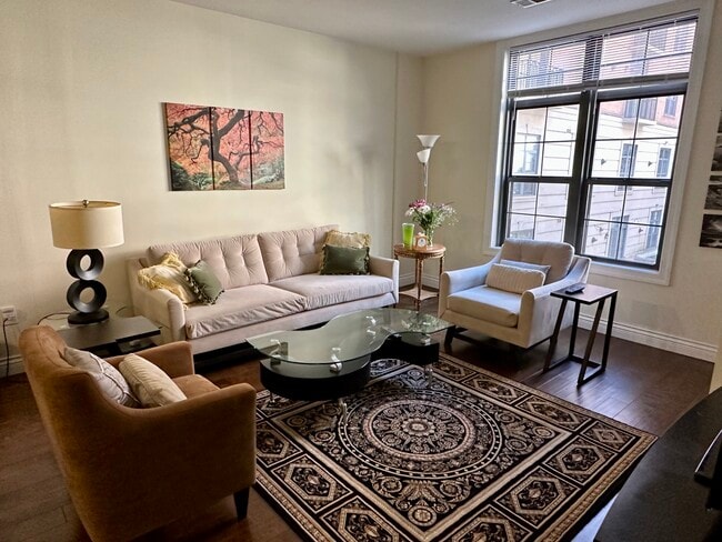 Building Photo - 1111 25th St NW