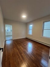 Building Photo - 14 Elm St
