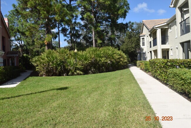Foto del edificio - 108 SW Peacock Blvd