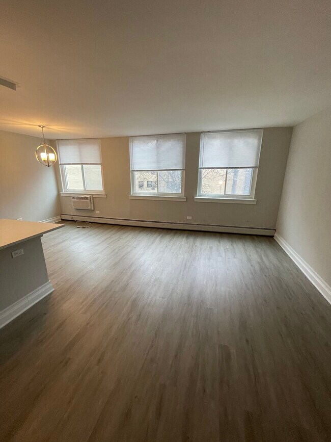 Foto del edificio - 5808 N Sheridan Rd