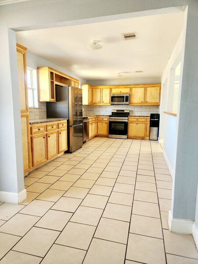 Foto del edificio - 5503 Bertellis Ln