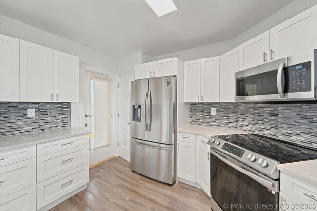 Foto del edificio - 203 W Greenway Dr