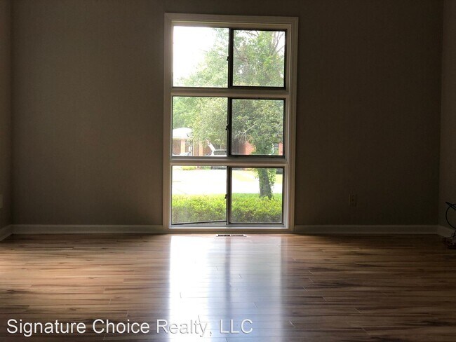 Building Photo - 3 br, 1.5 bath House - 5 Loganberry Circle