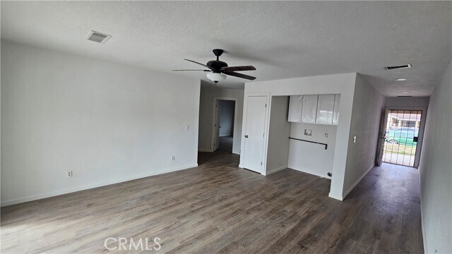 Building Photo - 5683 Wagonwheel Rd