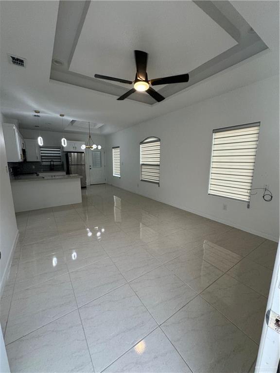 Foto del edificio - 1024 N Woodson Ave