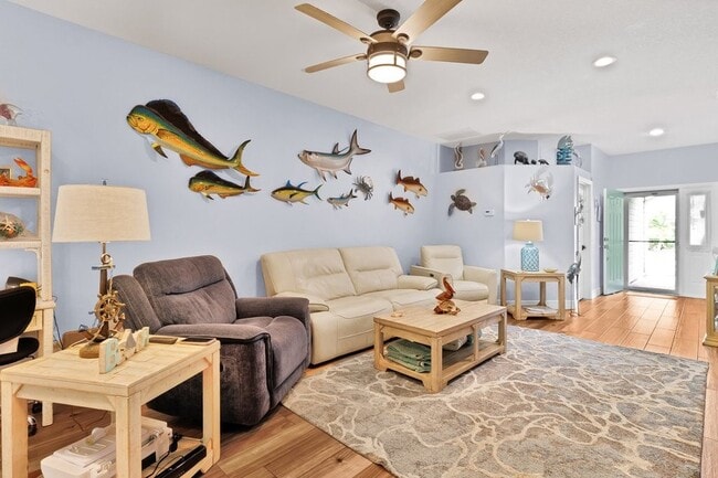 Foto del edificio - 325 Hawthorne Ln