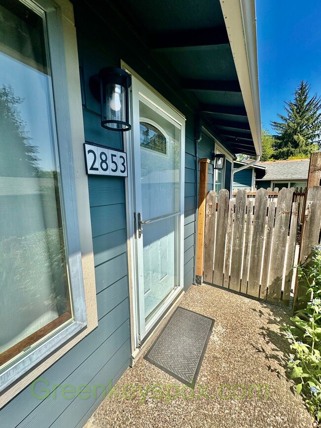 Foto del edificio - Awesome 2-Bedroom Condo Near Multnomah Vil...