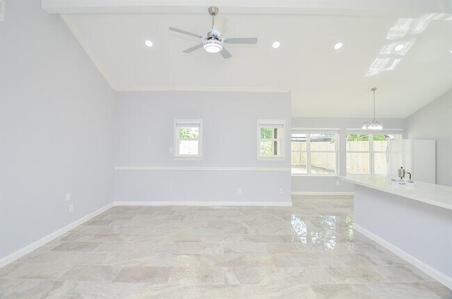 Building Photo - 7619 Sorbete Dr