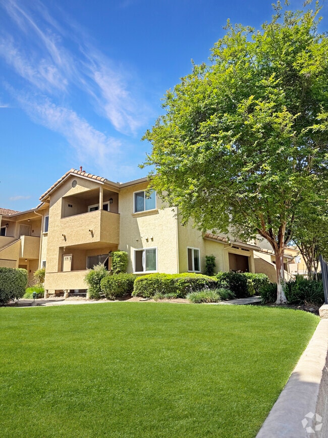 Building Photo - 207 Woodland Pky