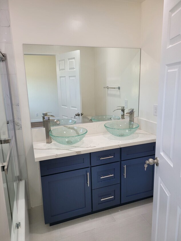 Master Bath vanity - 5130 W 133rd St
