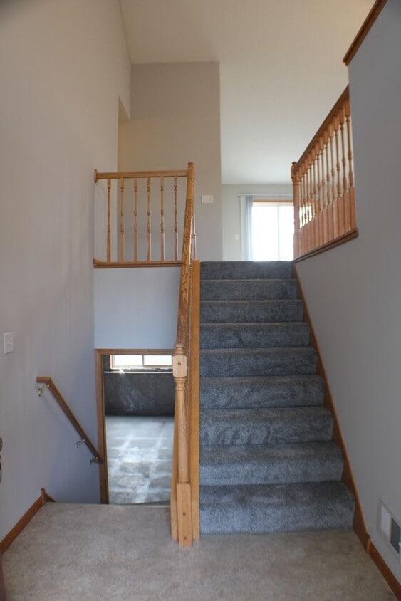 Foto principal - Adorable 2 Bed 2 Bath Duplex