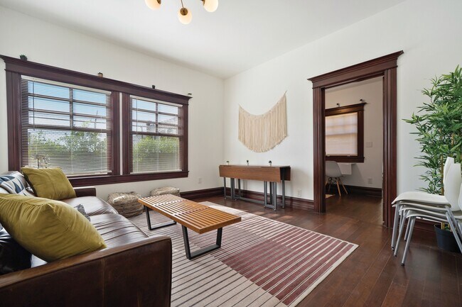 Foto del edificio - 749 Columbia Ave