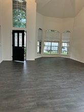 Building Photo - 412 Cypress Hill Dr