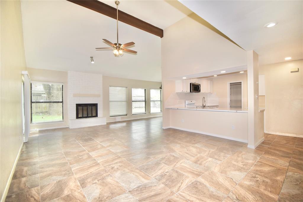 Primary Photo - 1030 Apache Falls Dr