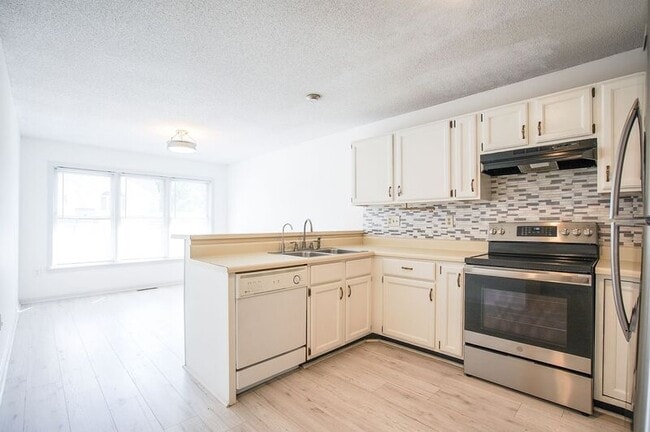 Building Photo - 54 Castlegate Dr