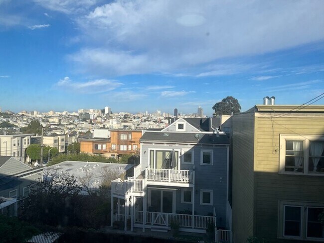 Foto del edificio - Gorgeous Remodel**2 Bedrooms + Office**Dis...